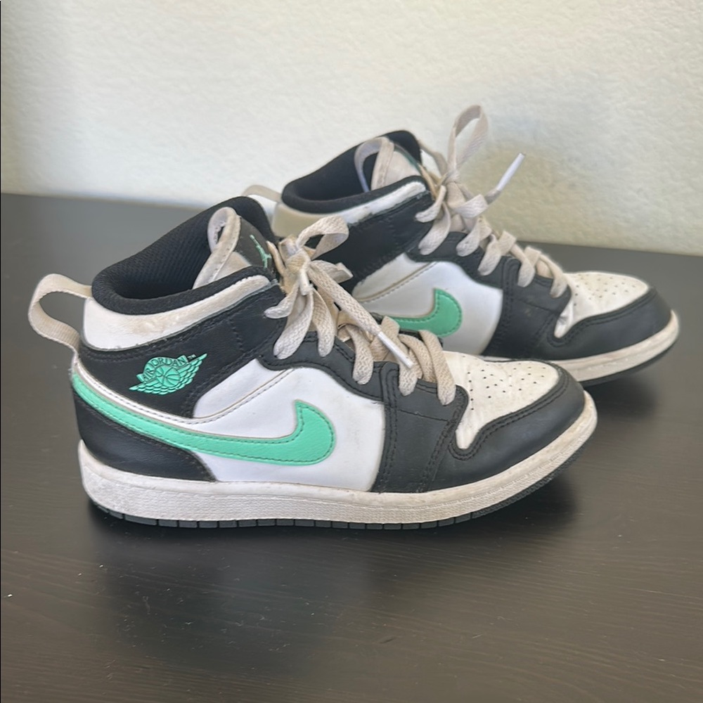 Kids' Preschool Air Jordan 1 Mid Basketball Shoes 'Green Glow'